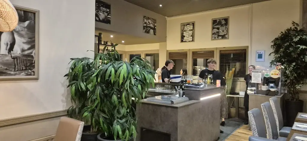 Naresh Limbachiya_Romano's_Longton_review