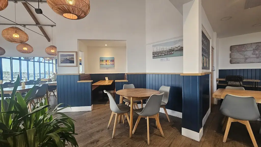 Rachael Dines_Harbour Lights Cafe_Littlehampton_review