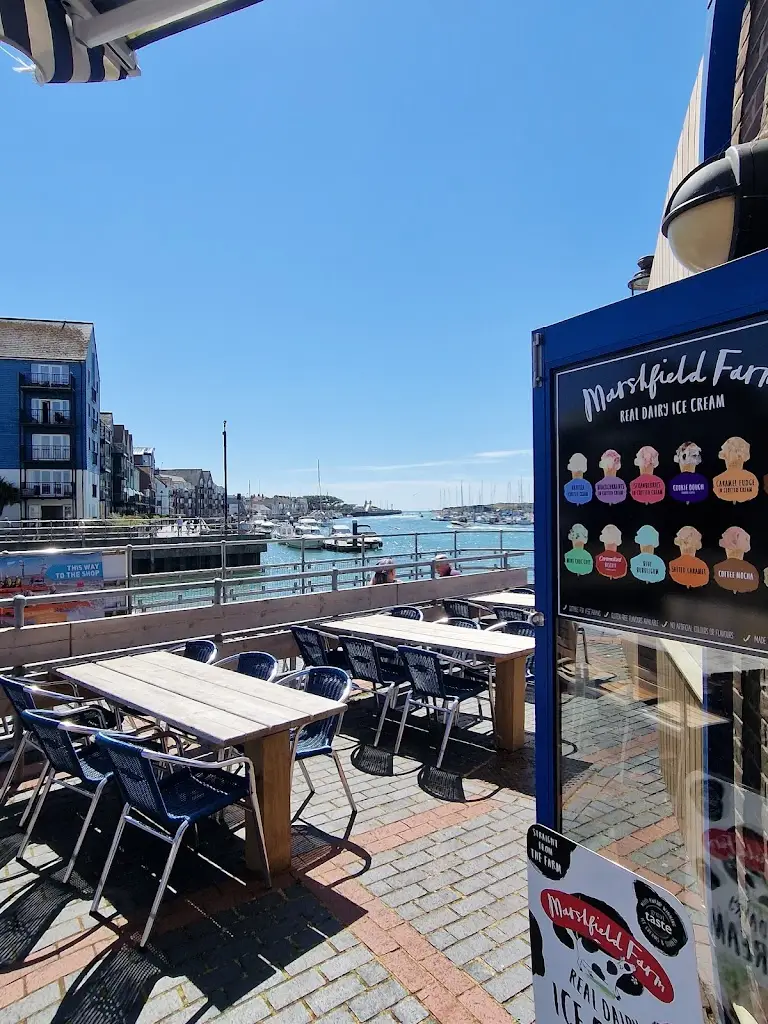 Harbour Lights Cafe_Littlehampton_slider_image_1