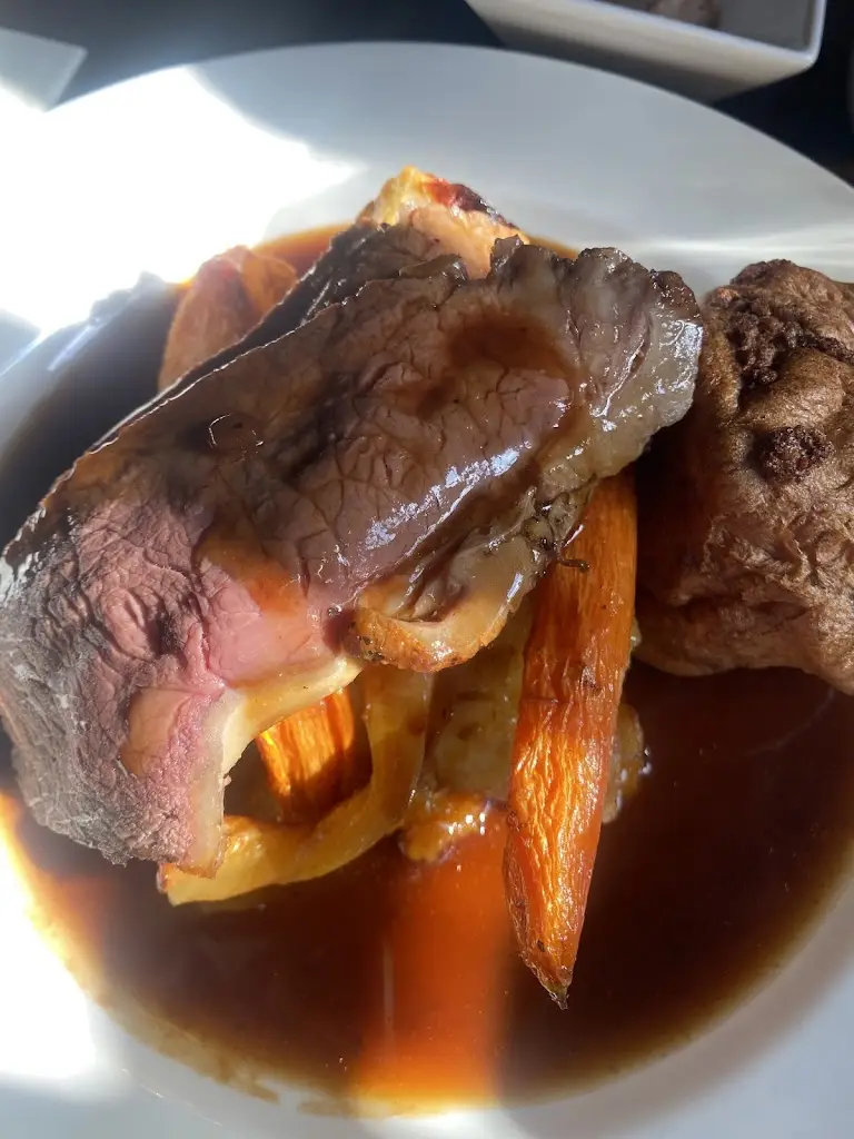 Ali Whitburn B E M_Six Bells_Littlehampton_review