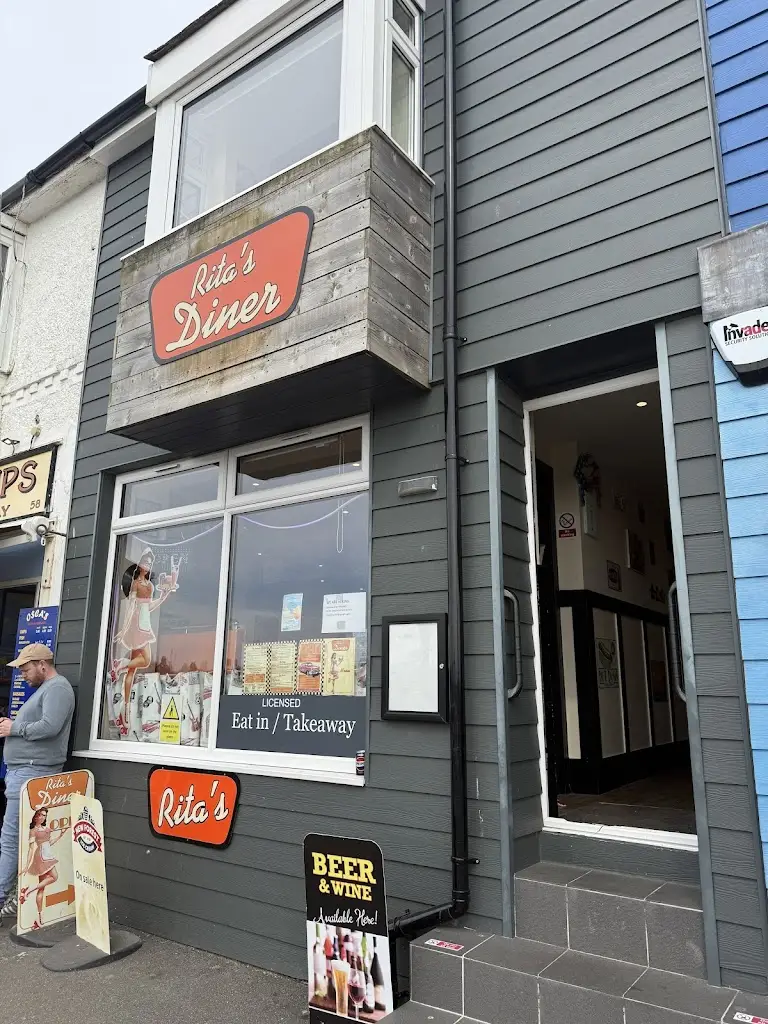 Ian Norman_Rita's Diner_Littlehampton_review