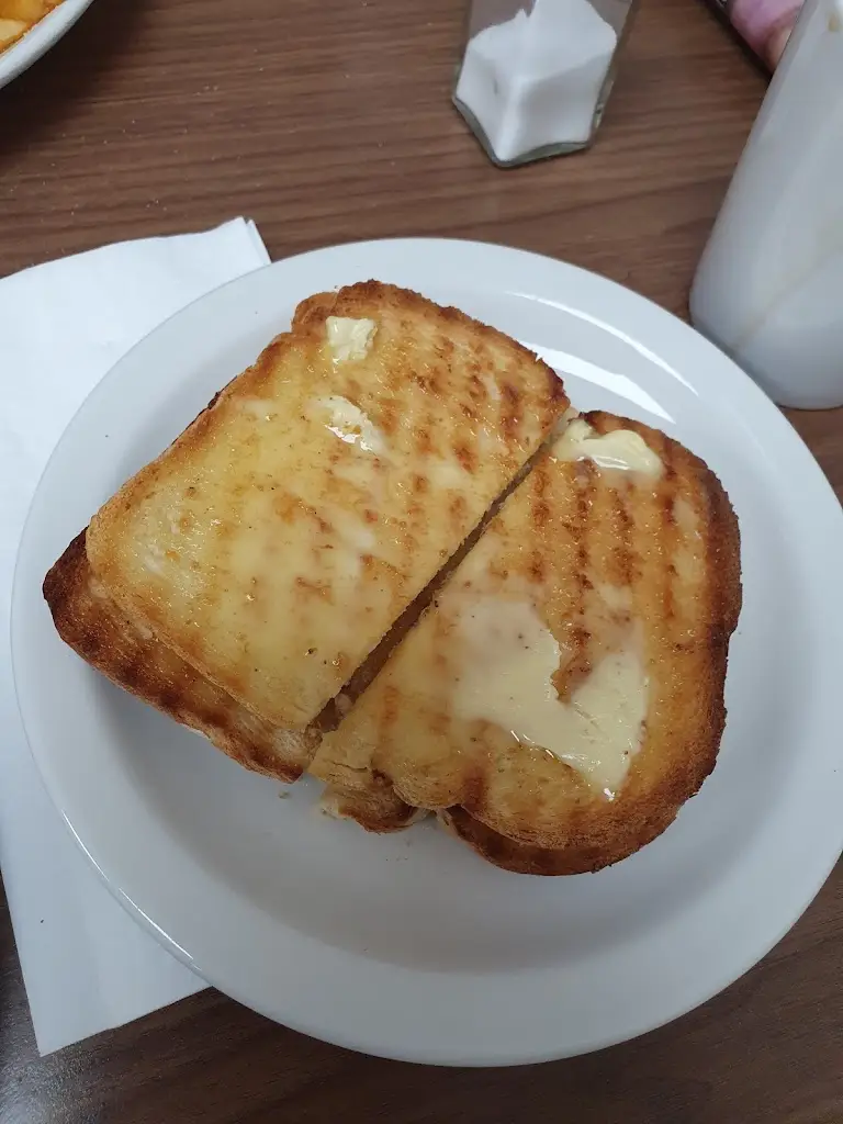 KYMF CERBERUS_Dollys Diner_Longfield_review