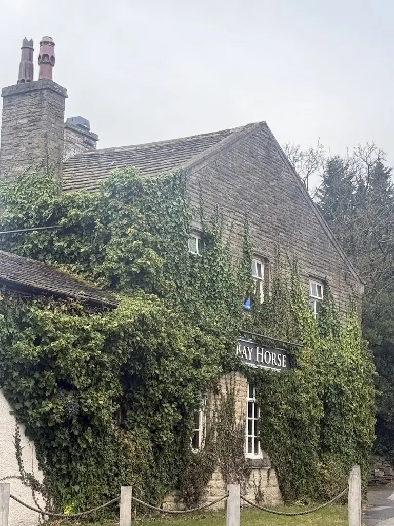 L S_The Bay Horse_Low Bradley_review