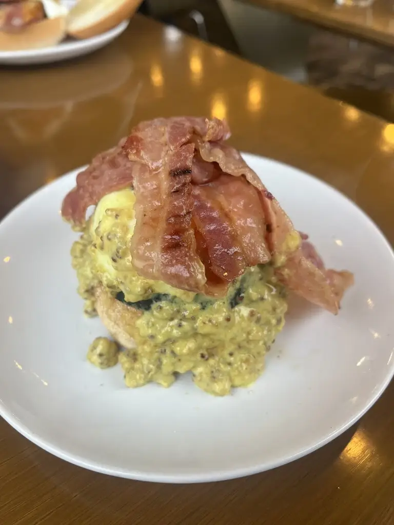 Neve Holmes_EMMERSONS_Longridge_review