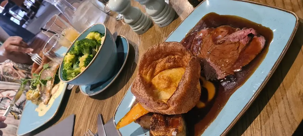 Menu_The Dewdrop_Lower Broadheath_image_1