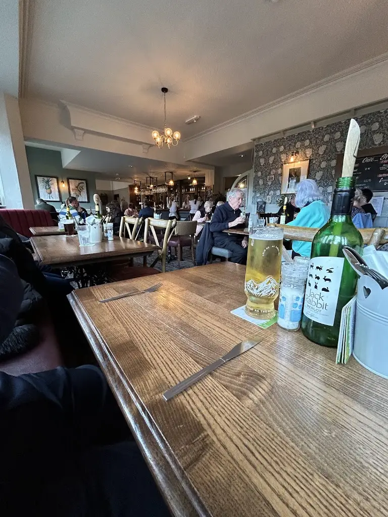 Julia Allan_The Brown Cow_Low Ackworth_review