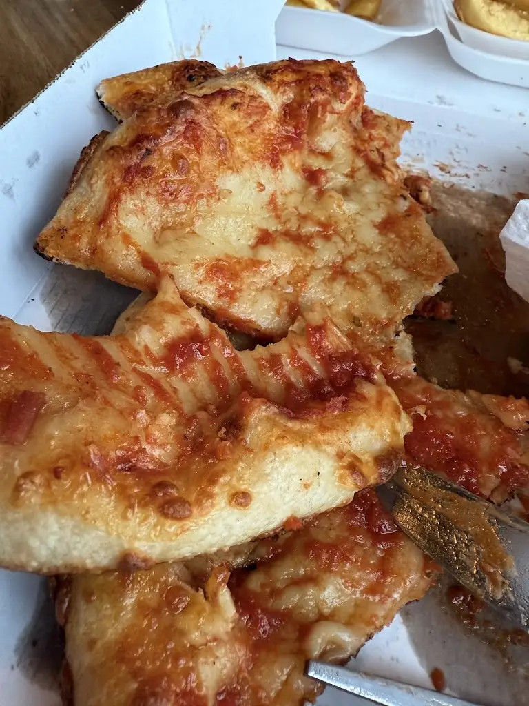 Mike Gregory_Classic Pizza_Longtown_review