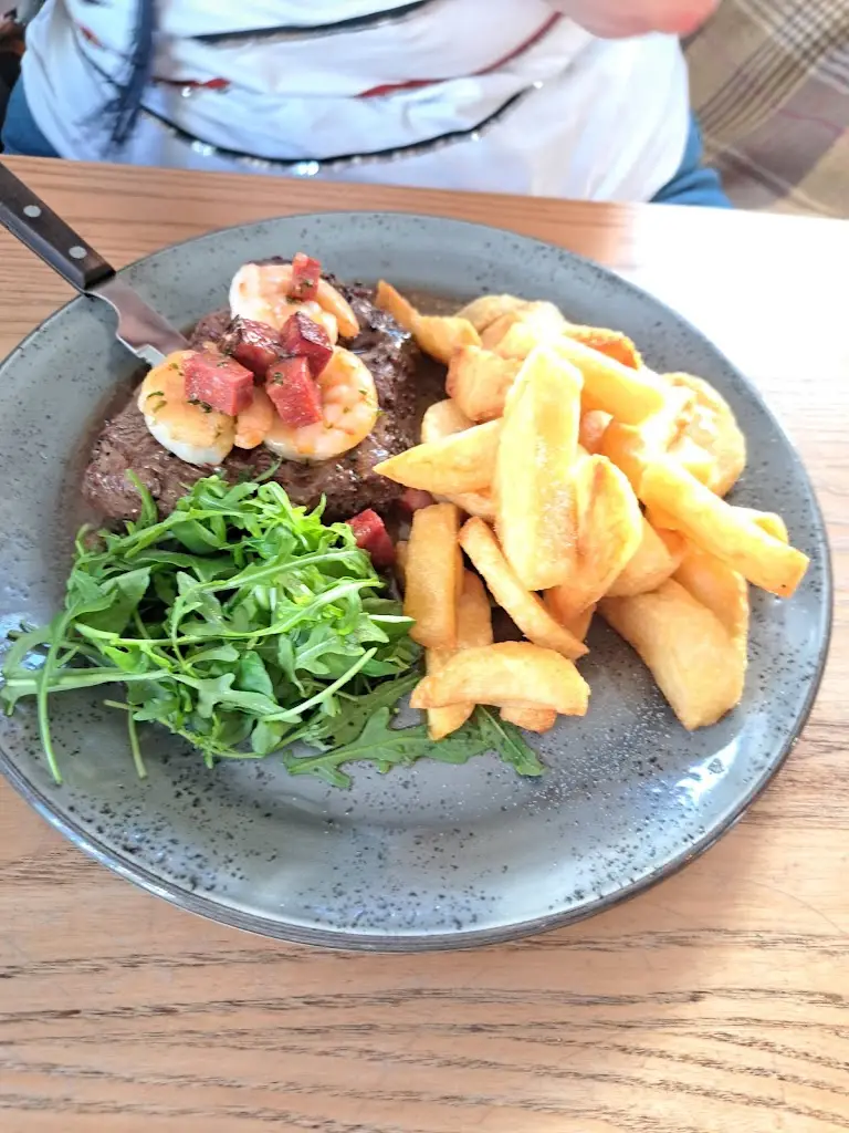 Neil_The Crown & Thistle_Longtown_review