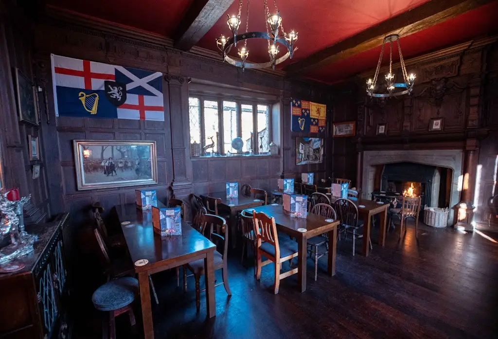 Ye Olde Reine Deer Inn restaurant in Adderbury