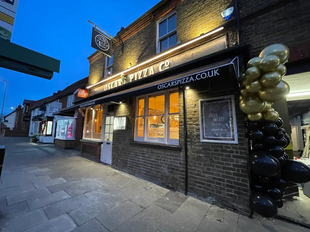 Oscars Pizza Co Ltd restaurant in Abbots Langley