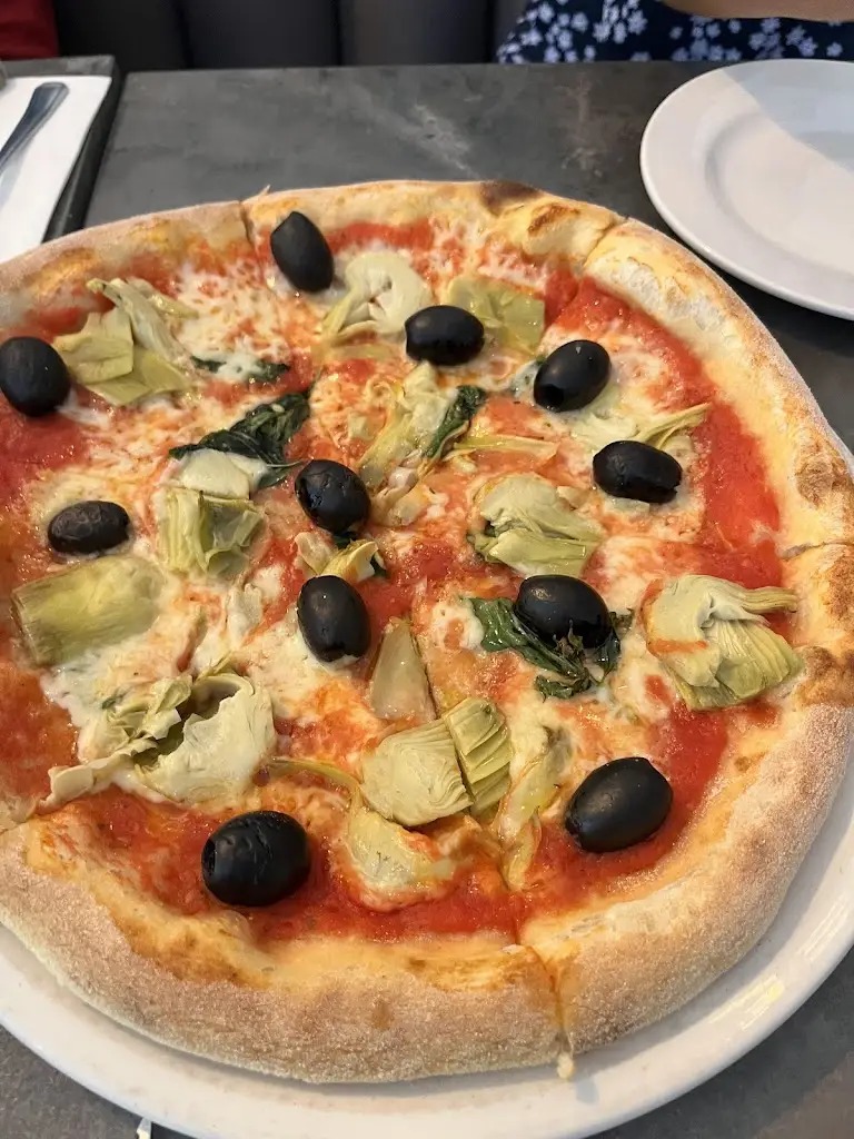 Oscars Pizza Co Ltd_Abbots Langley_slider_image_3