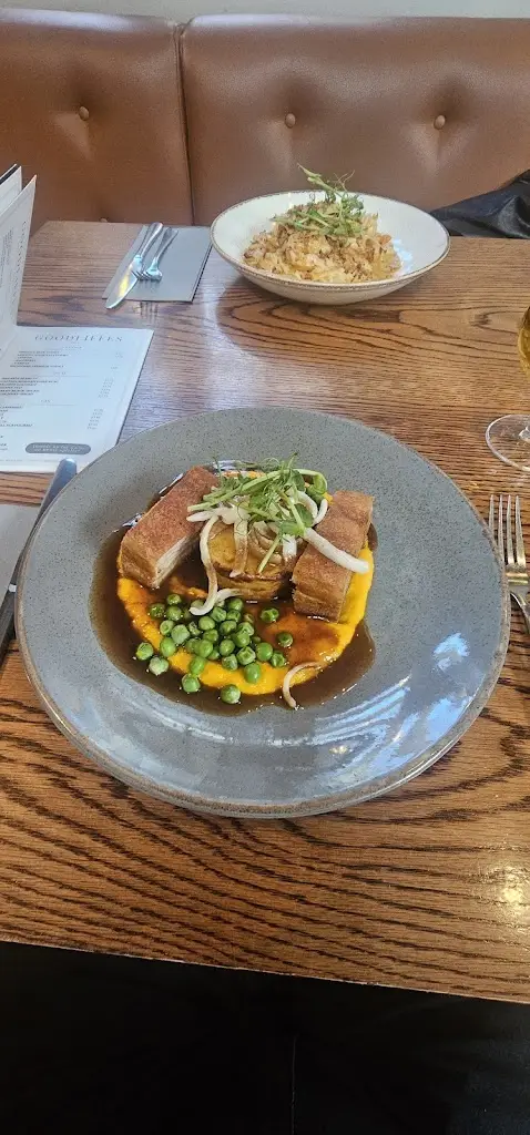 Ron R_Goodliffes Bar_Loughborough_reseña