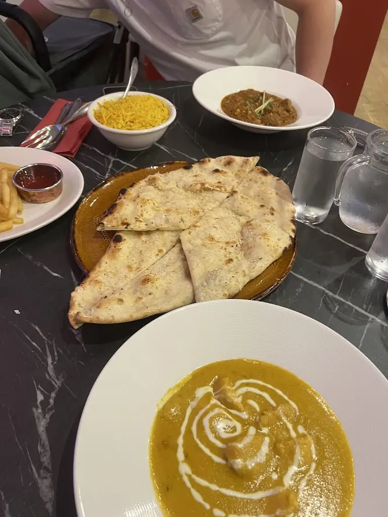 Chloe_Everest Lounge_Loughborough_review