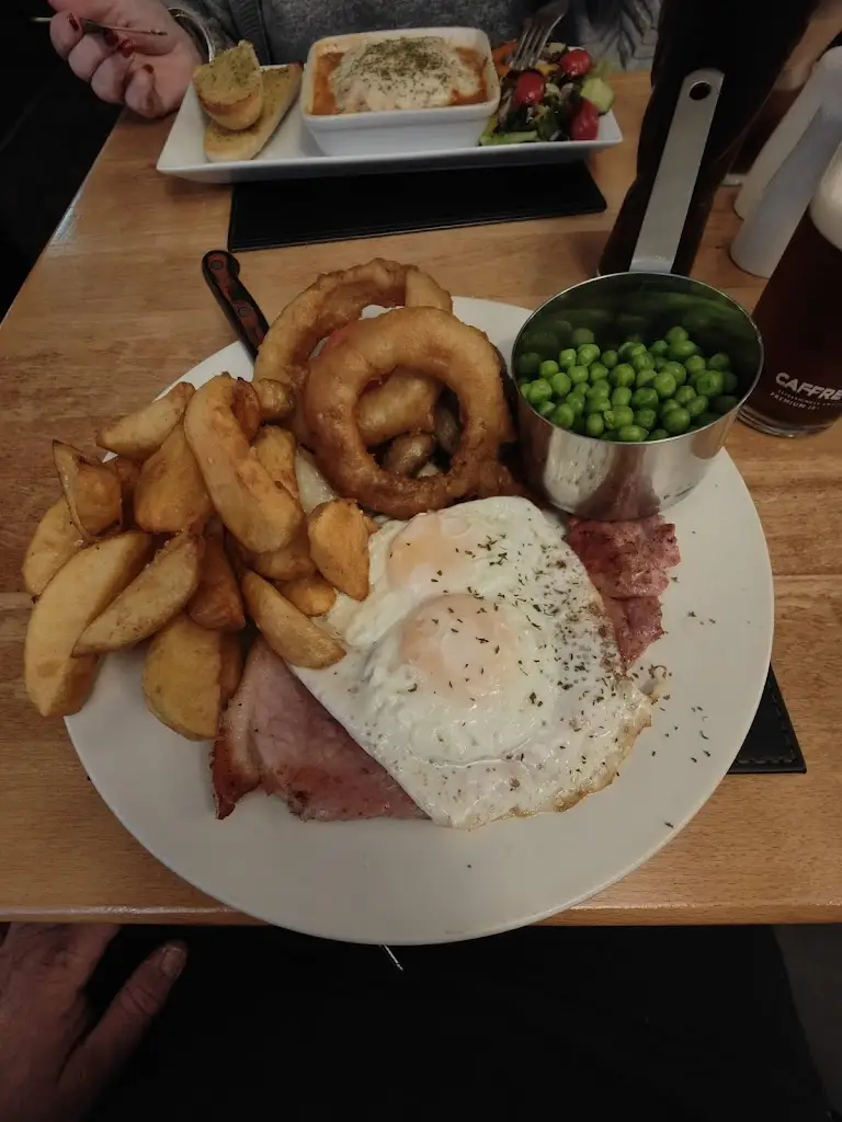 Bob Hill_The Whistle And Flute_Barnetby le Wold_review