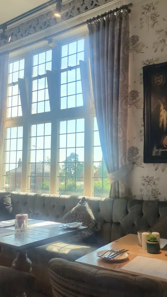 R D_The Priory_Loughborough_review