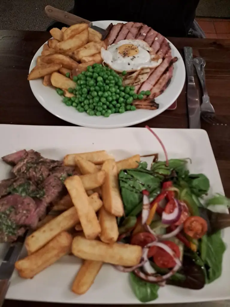 Menu_Crown and Anchor, Hereford_Lugwardine_image_5