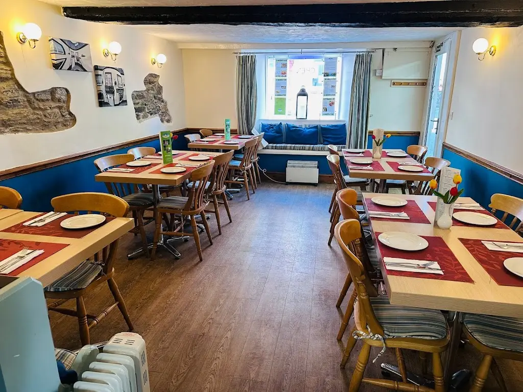 Sunny Spice_Lostwithiel_slider_image_1