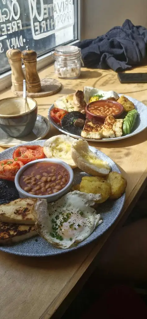 Gee Urosevic_The Mess Hall_Lostwithiel_review