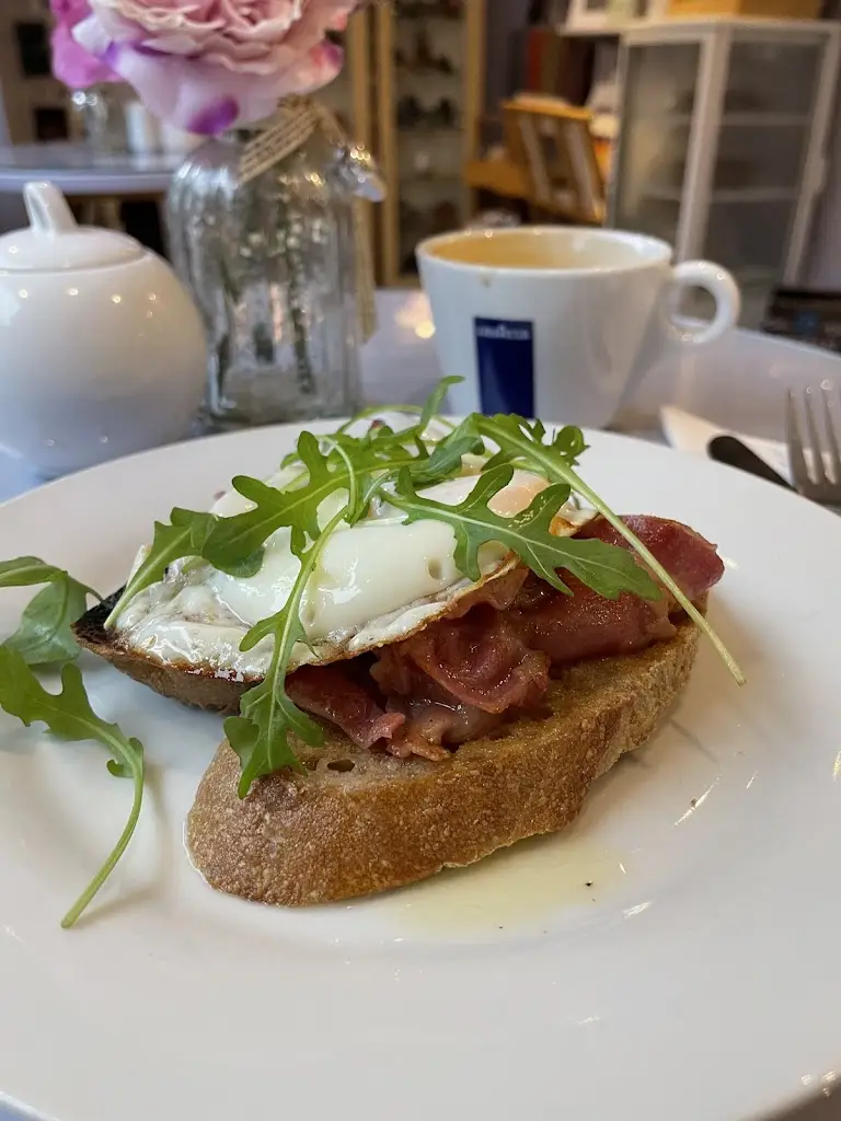 Menu_White Light Crystals And Coffee_Lostwithiel_image_7