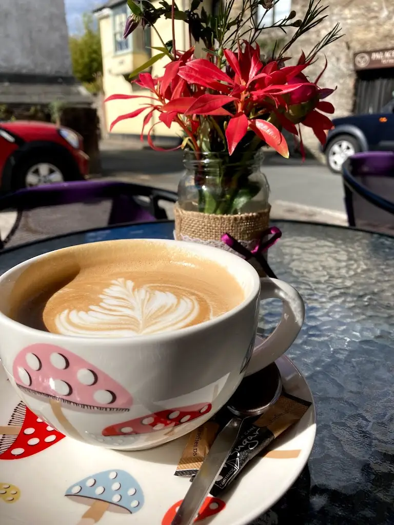 Menu_White Light Crystals And Coffee_Lostwithiel_image_9