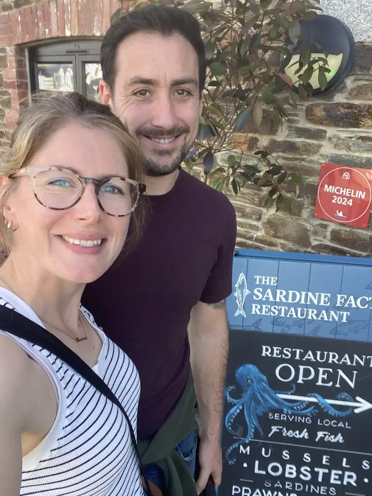 Mairi Chapman_The Sardine Factory Looe_Looe_recensione