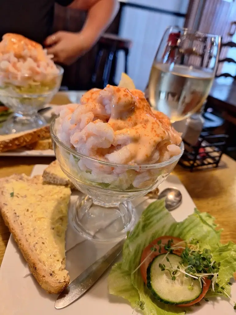 Maria Evans_Ye Olde Salutation Inn_Looe_review