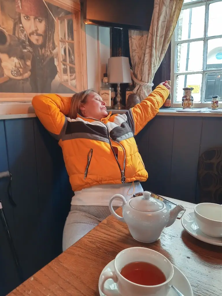 Menu_The Fishermans Arms_Looe_image_2