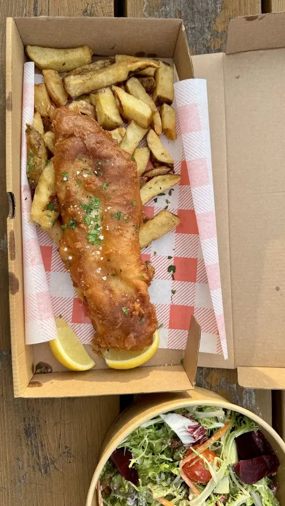 The Three Pilchards_Looe_slider_image_3