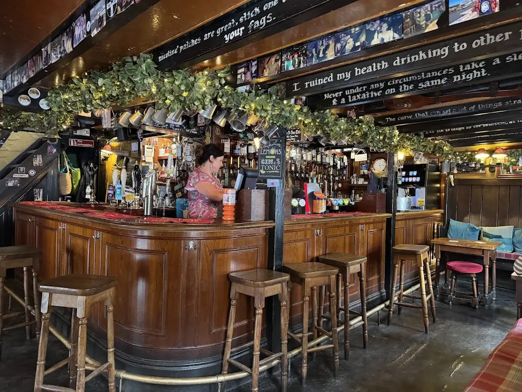 Dave West_Blue Peter Inn_Looe_review