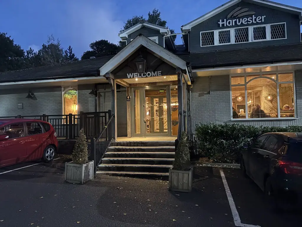 Raymond Bewry_Harvester Potters Kiln Lowestoft_Lowestoft_review