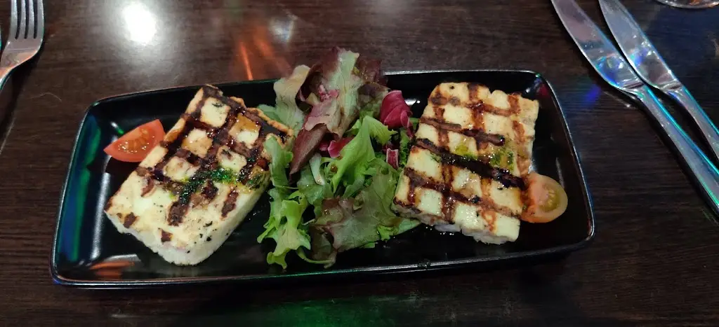 Tom K_The Bridge Grill Restaurant_Lower Kingswood_review