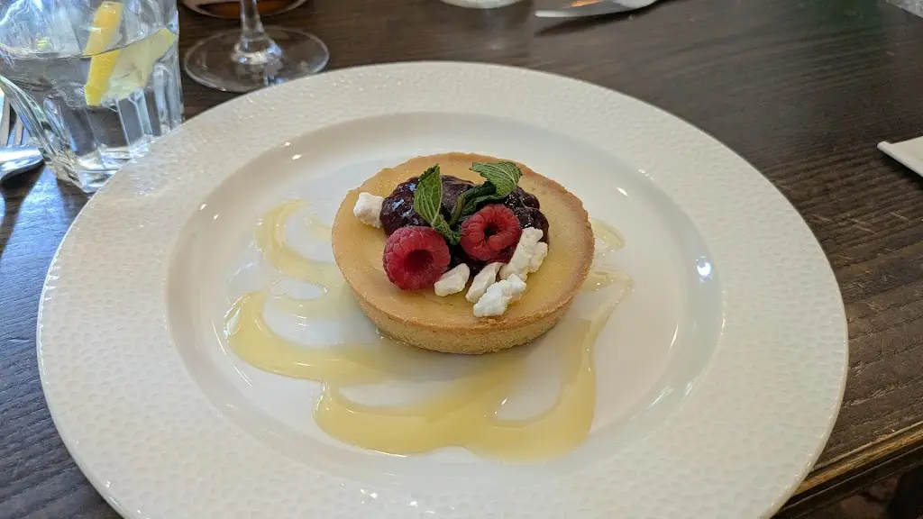 Pearl Saadi_Blue Anchor Tadworth_Lower Kingswood_review