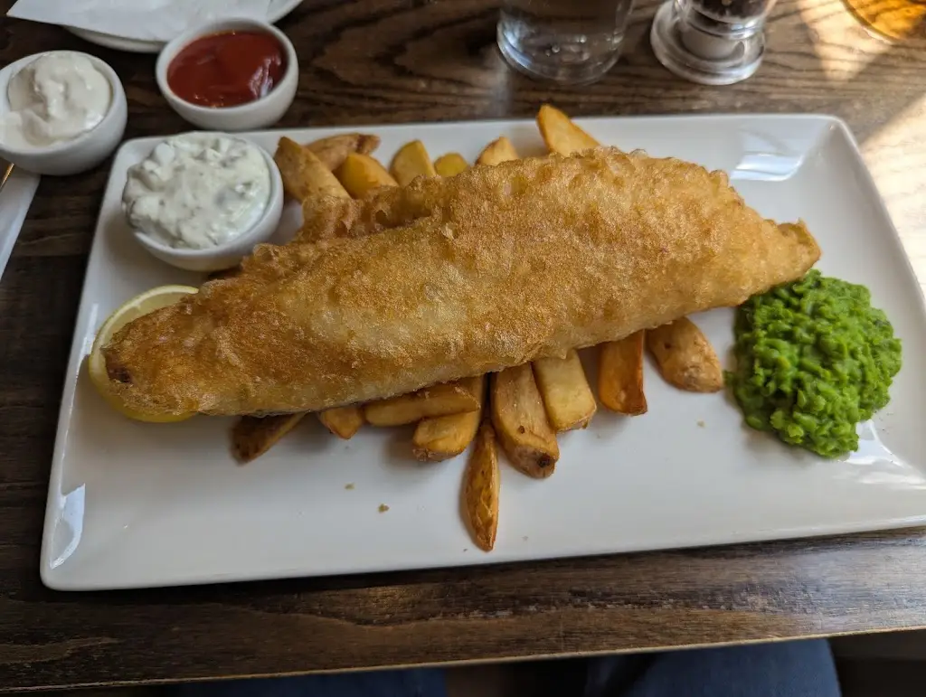Art Mushaya_Blue Anchor Tadworth_Lower Kingswood_review
