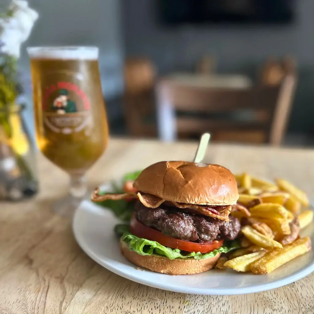 The Sportsman_Lower Kingswood_slider_image_3