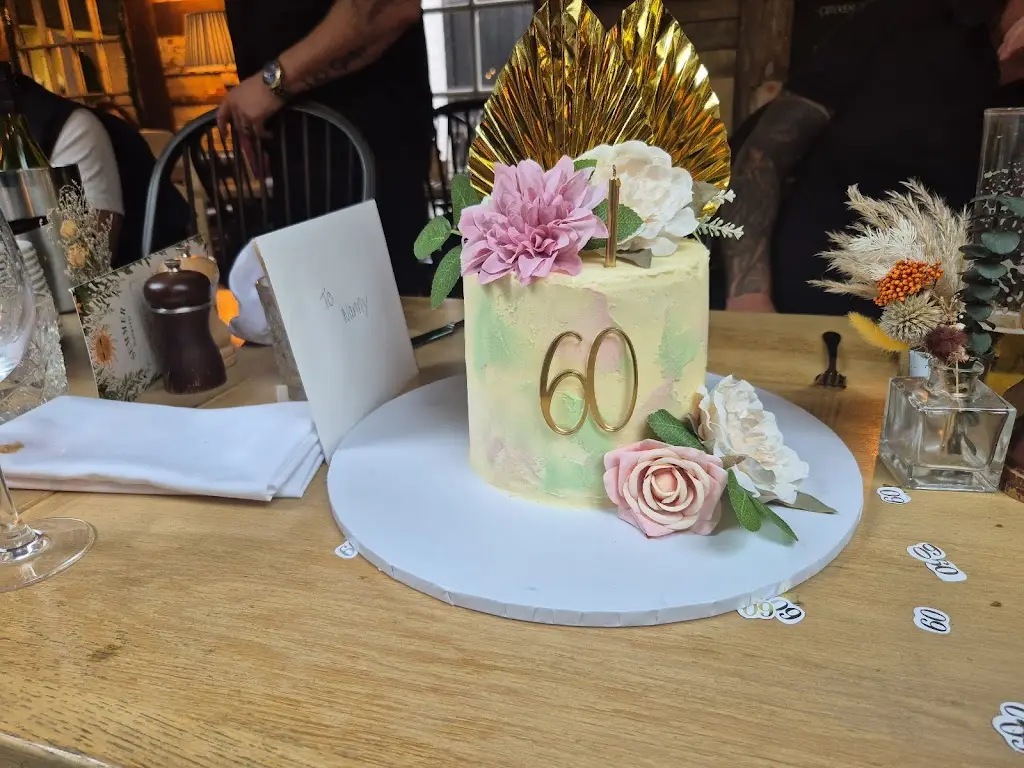 Julie Farrar_The Kingswood Arms, Banstead_Lower Kingswood_review