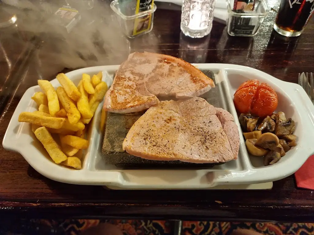 Menu_The Queens Head_Ludgershall_image_9