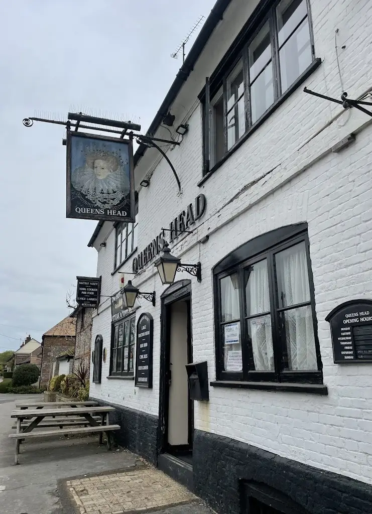 Kerri Aungle_The Queens Head_Ludgershall_review