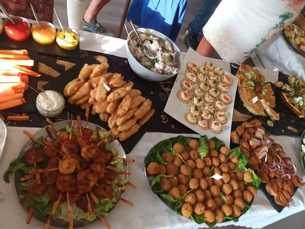 Rosie Treloar_XIX Club_Lydd_review