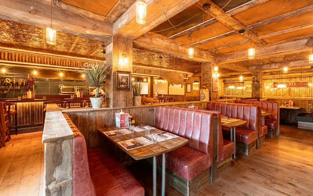 Hickory's Smokehouse Swindon restaurant in Lydiard Millicent