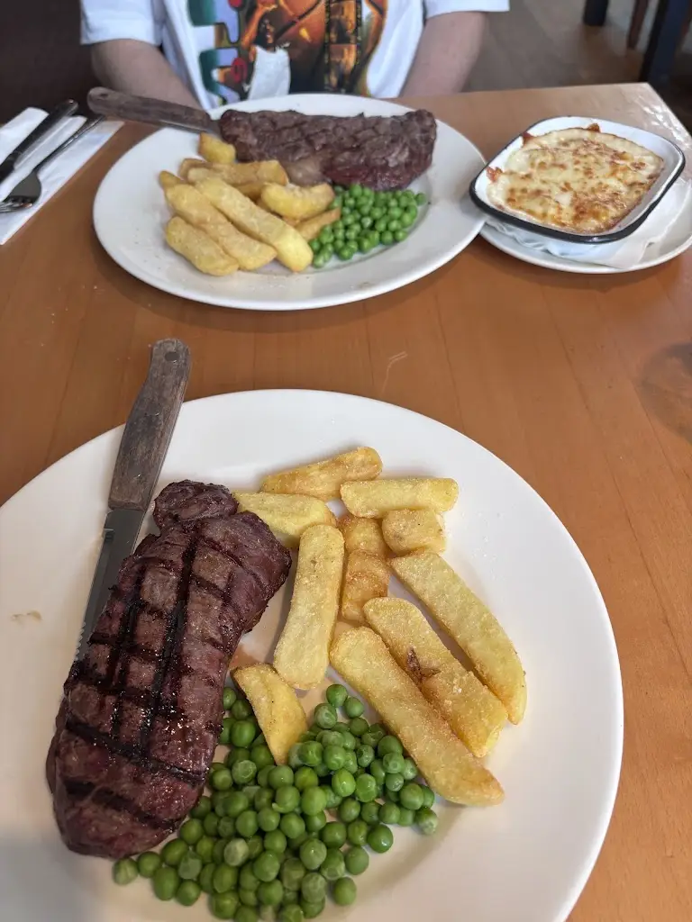 Amelia Myers_The Lydiard Beefeater_Lydiard Millicent_review