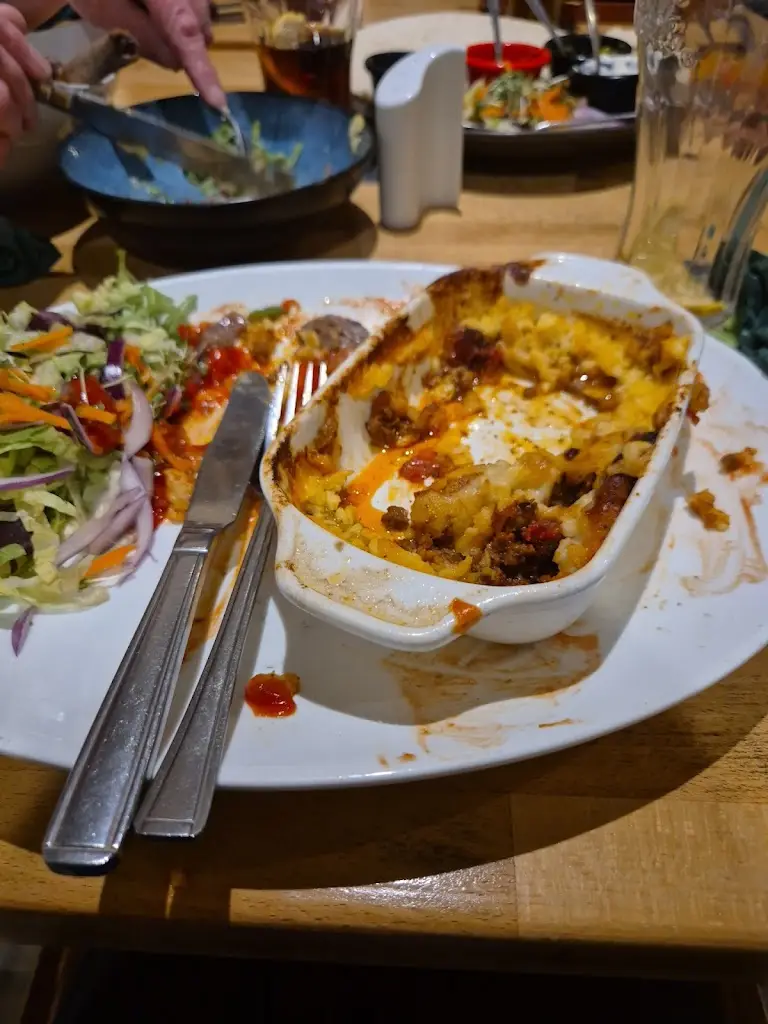 tracey masters_The Sally Pussey's Inn_Lydiard Millicent_recensione