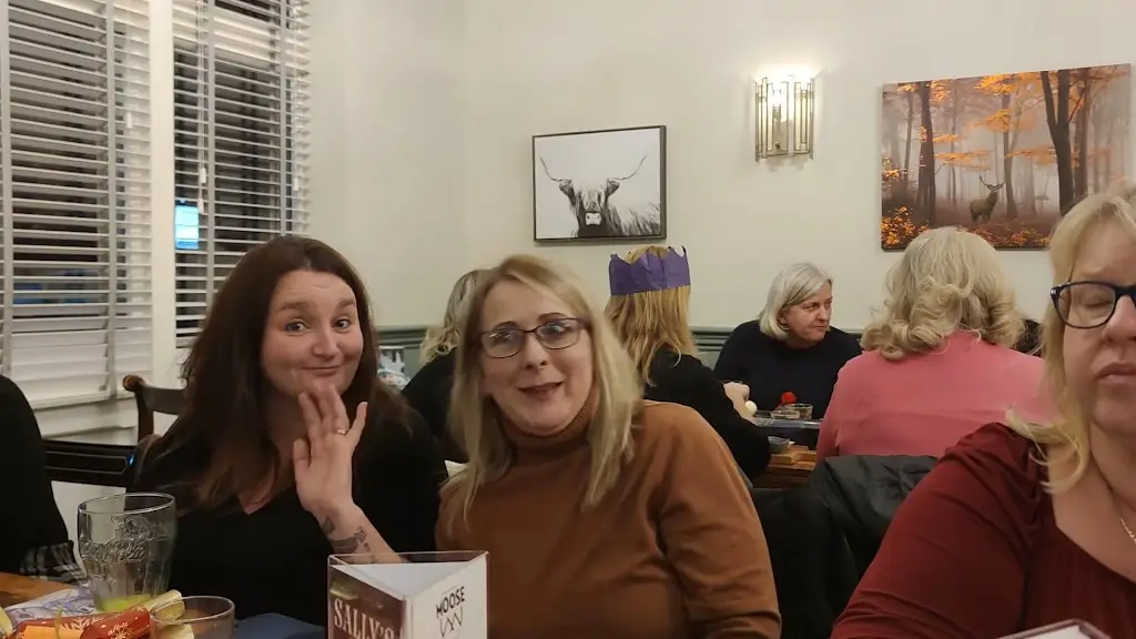 The Sally Pussey's Inn_Lydiard Millicent_slider_image_2