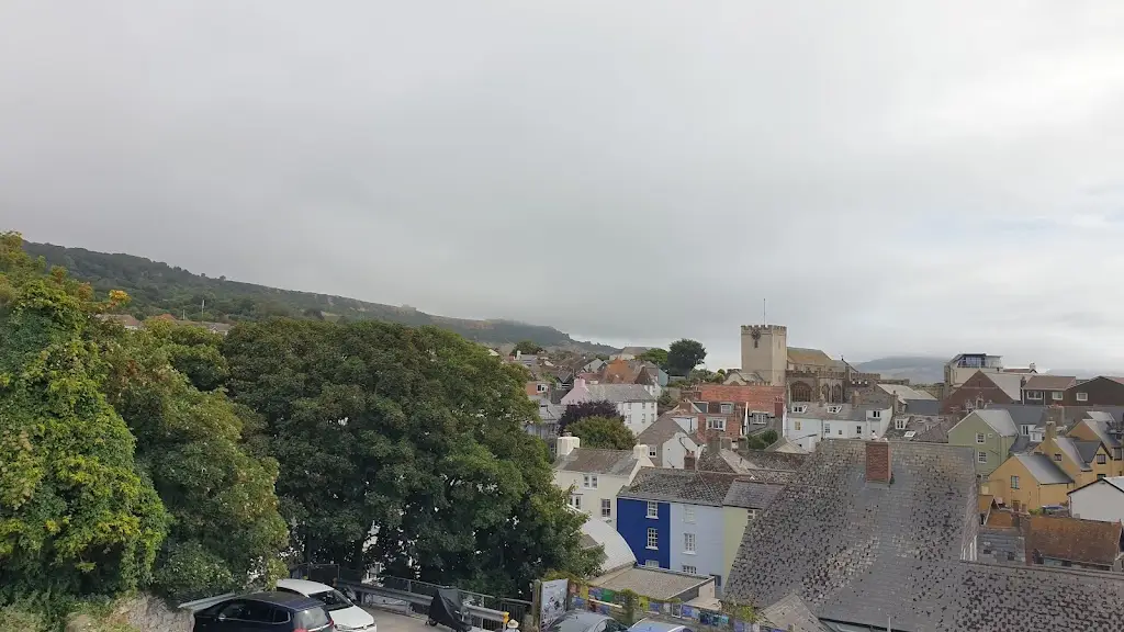 Marianne Nicholls_The Royal Lion_Lyme Regis_review