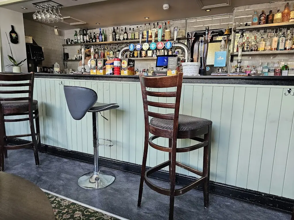 D. Roberts_Coach & Horses_Lyminge_review