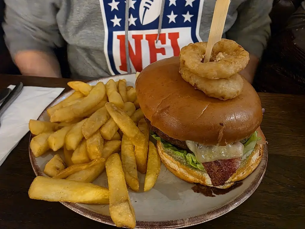 Richard Griffiths_The Woodman Inn_Lydney_review