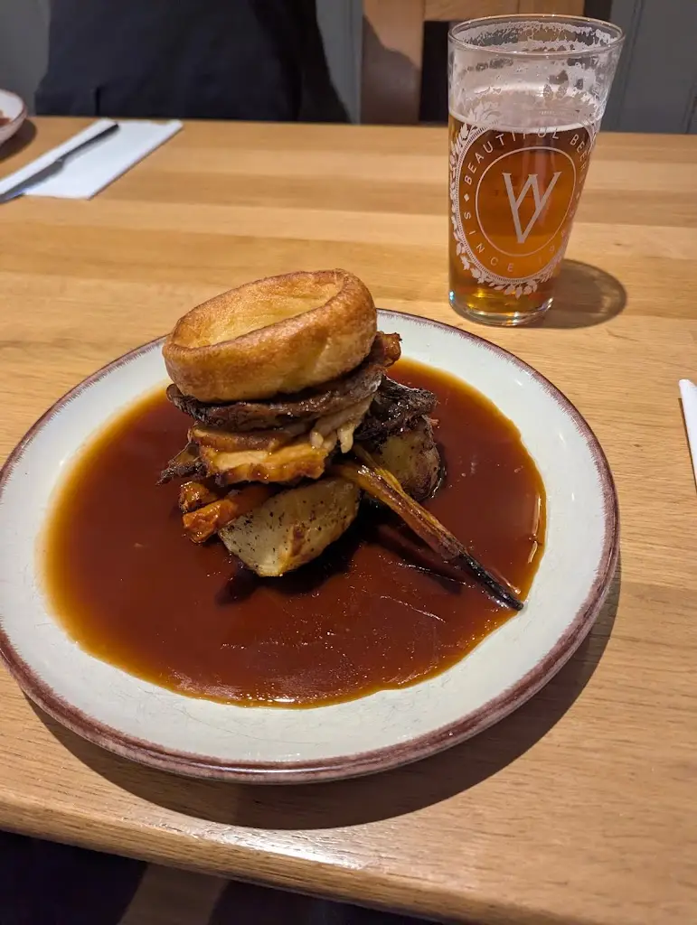 Malcolm Thomas_The Woodman Inn_Lydney_review