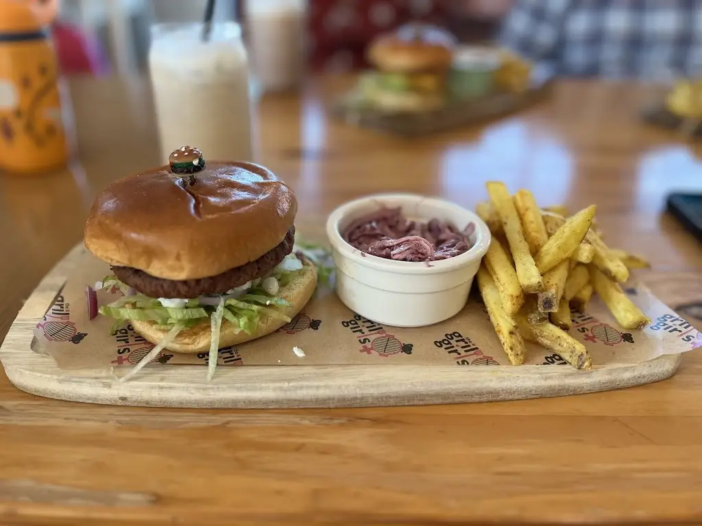 The Grill Girls Cafe & Burger Bar_Lydney_slider_image_1