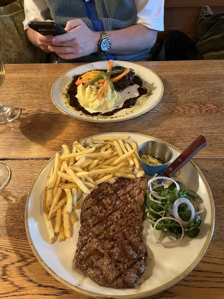 Grace Hart_St Peters Finger_Lytchett Matravers_review