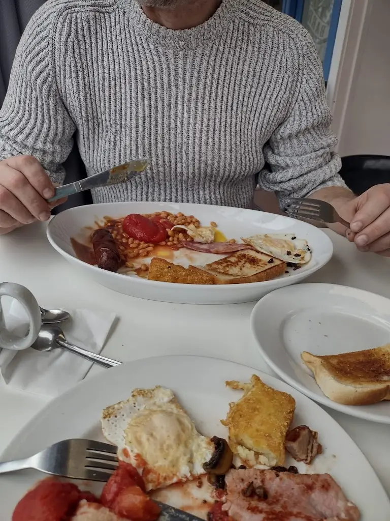 Menu_Piggy's Café_Lyneham_image_8