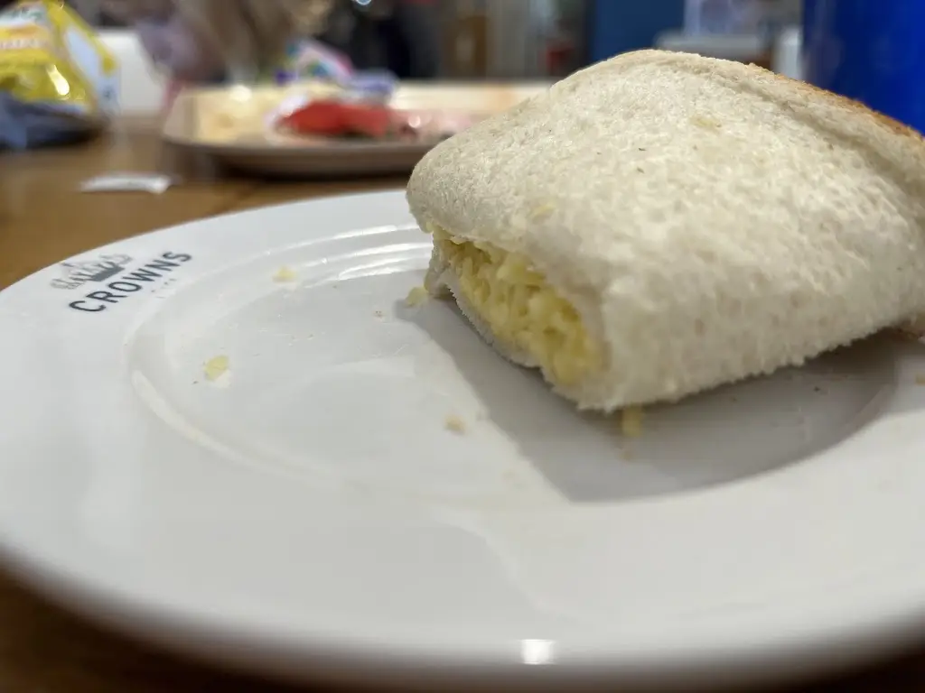 Katherine_Crowns Cafe_Lyneham_review